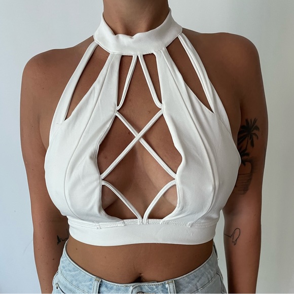 Tops - 🚨SOLD🚨 White Sexy backless halter crop top
